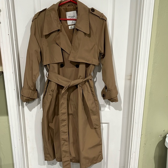Abercrombie & Fitch Jackets & Blazers - Abercrombie & Fitch Elevated Trench Coat
